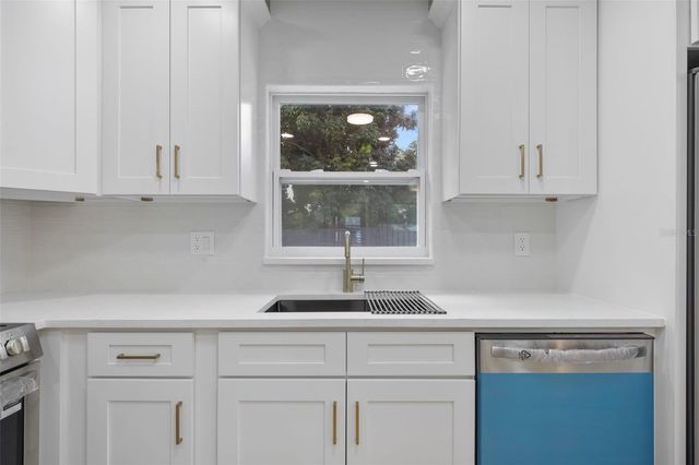 13824 CHERRY BROOK LANE, Tampa, FL 33618