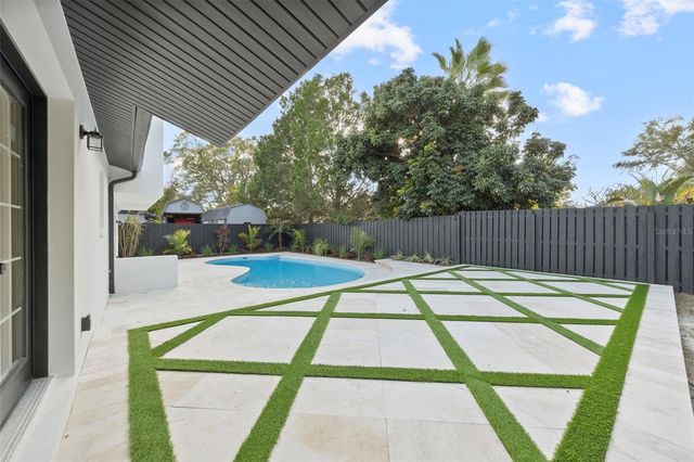 13824 CHERRY BROOK LANE, Tampa, FL 33618