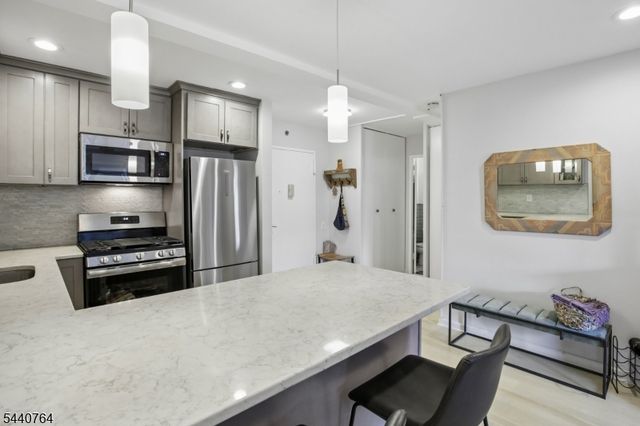 465 Valley Street Unit 3C 3C, Maplewood Twp., NJ 07040