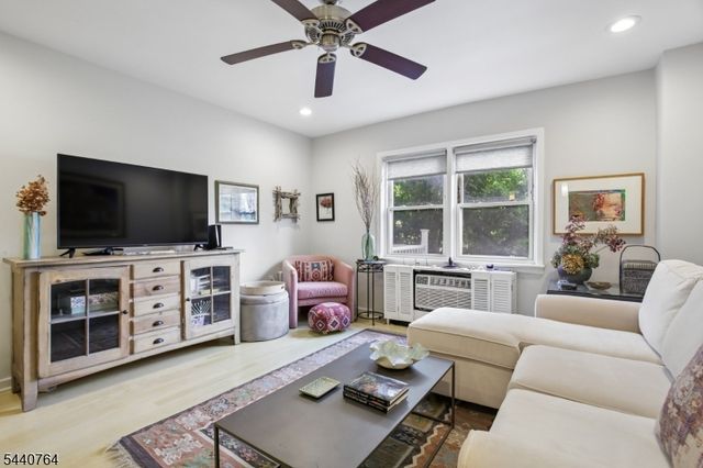 465 Valley Street Unit 3C 3C, Maplewood Twp., NJ 07040