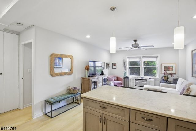 465 Valley Street Unit 3C 3C, Maplewood Twp., NJ 07040