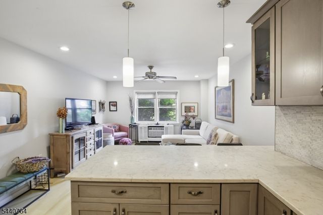 465 Valley Street Unit 3C 3C, Maplewood Twp., NJ 07040