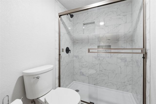 113 World Of Tennis SQ, Lakeway, TX 78738