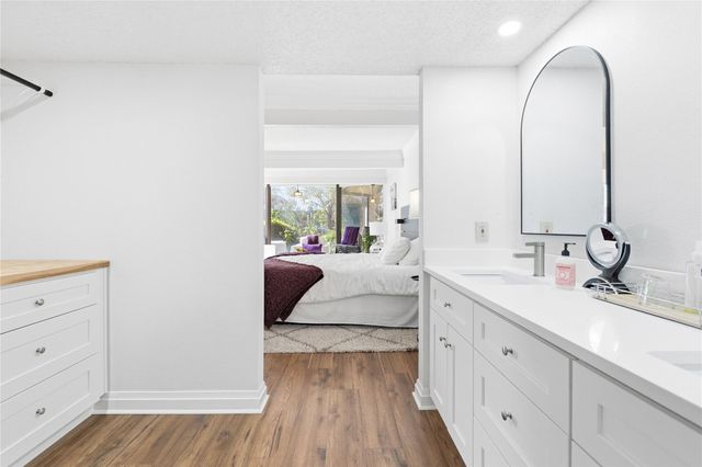 113 World Of Tennis SQ, Lakeway, TX 78738