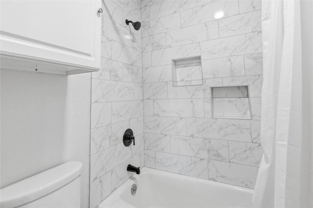 113 World Of Tennis SQ, Lakeway, TX 78738