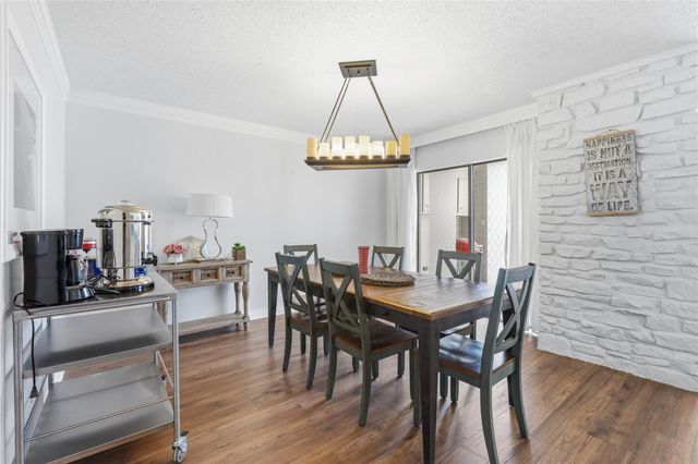 113 World Of Tennis SQ, Lakeway, TX 78738