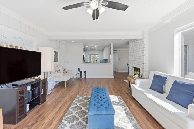 113 World Of Tennis SQ, Lakeway, TX 78738