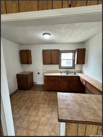 227 SOUTHWAY DR, San Antonio, TX 78225