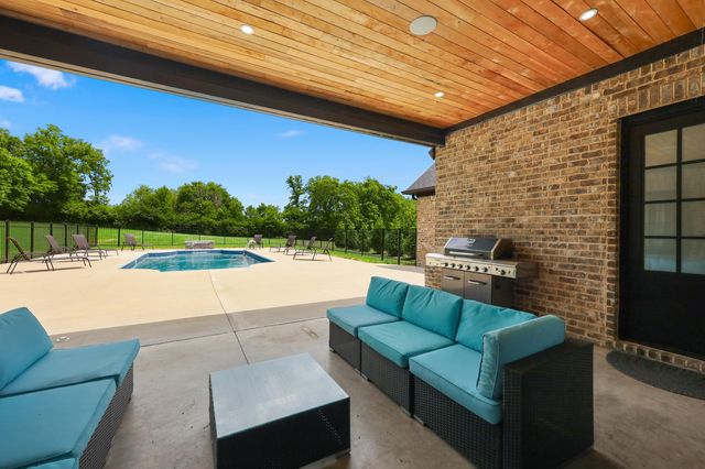 156 Rocky Waters Way, Georgetown, KY 40324
