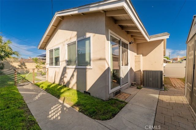 223 S Emerald Street, Anaheim, CA 92804