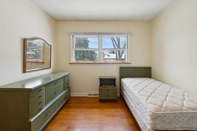 310 Harvard Street, Des Plaines, IL 60016