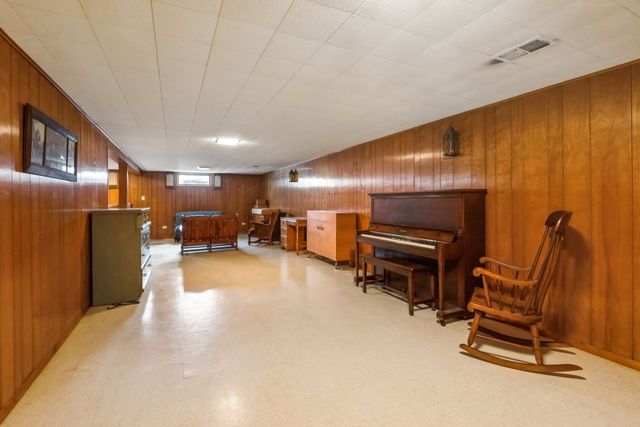 310 Harvard Street, Des Plaines, IL 60016