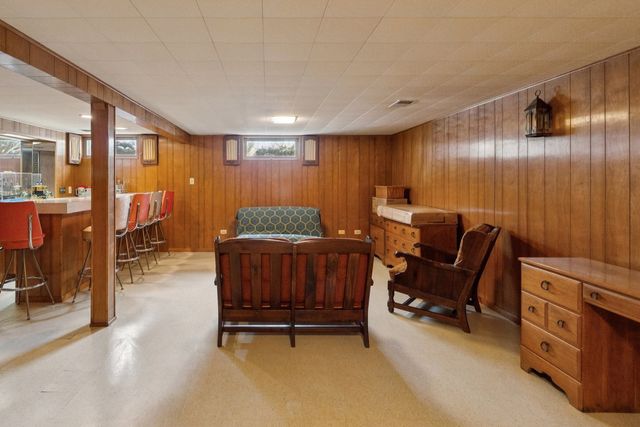 310 Harvard Street, Des Plaines, IL 60016