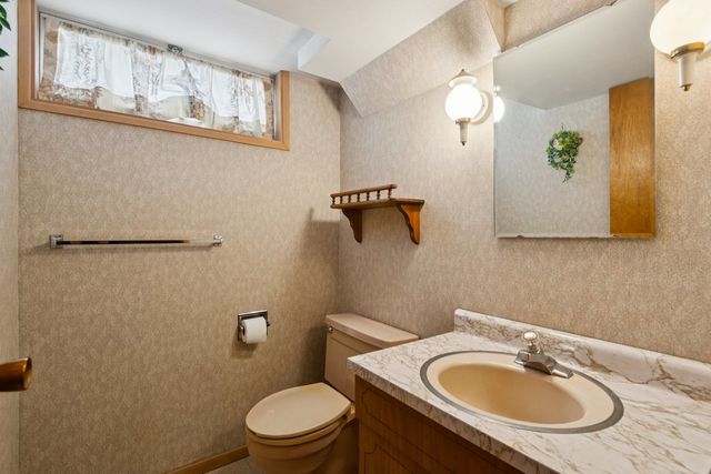 310 Harvard Street, Des Plaines, IL 60016