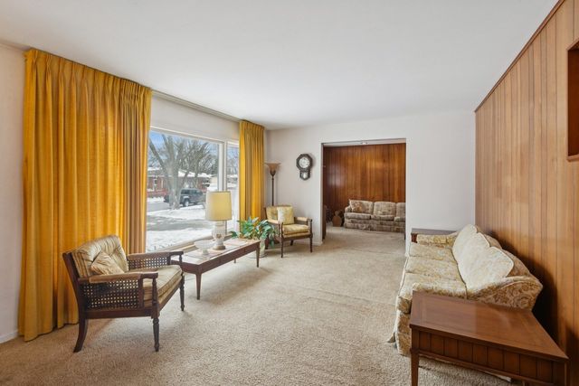 310 Harvard Street, Des Plaines, IL 60016