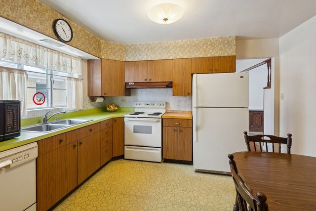 310 Harvard Street, Des Plaines, IL 60016