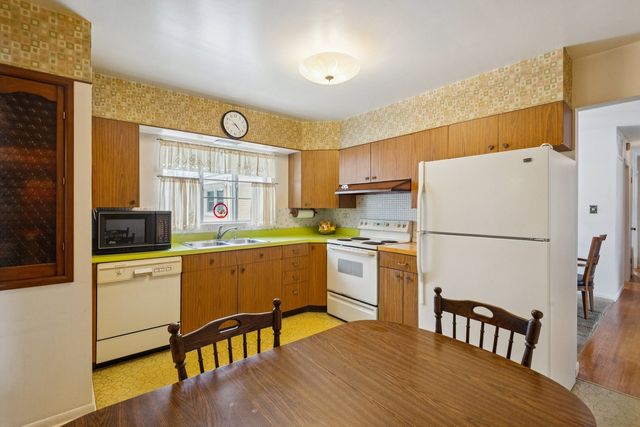 310 Harvard Street, Des Plaines, IL 60016