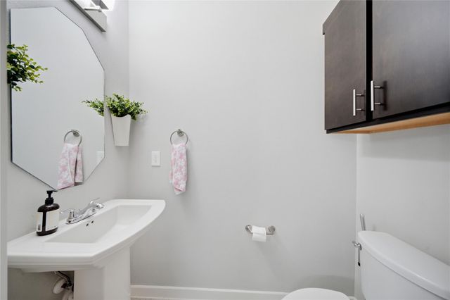 910 Hillstar Street, Houston, TX 77009