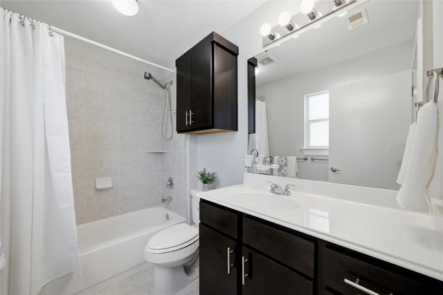 910 Hillstar Street, Houston, TX 77009