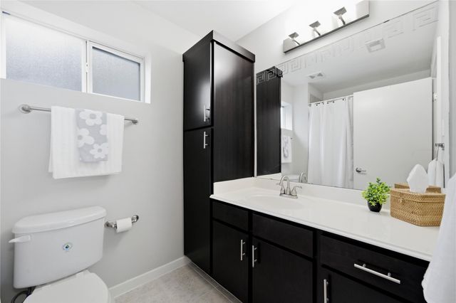910 Hillstar Street, Houston, TX 77009