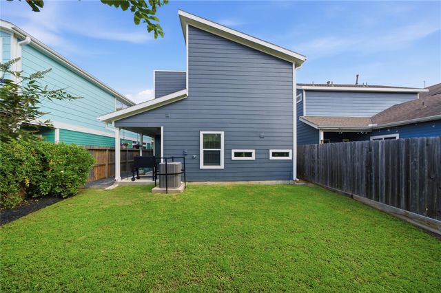 910 Hillstar Street, Houston, TX 77009