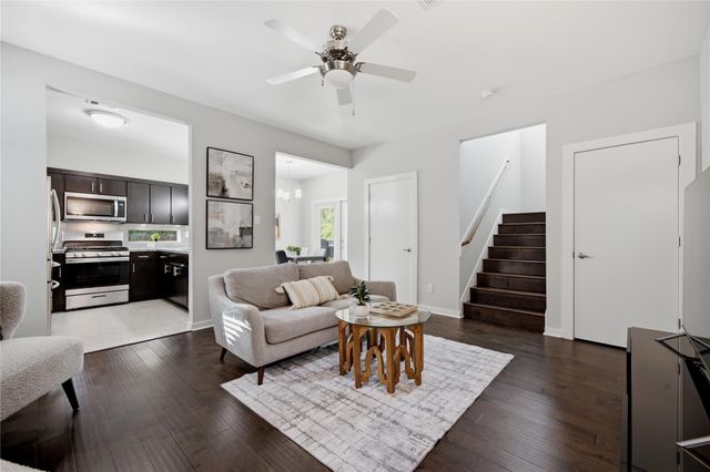 910 Hillstar Street, Houston, TX 77009