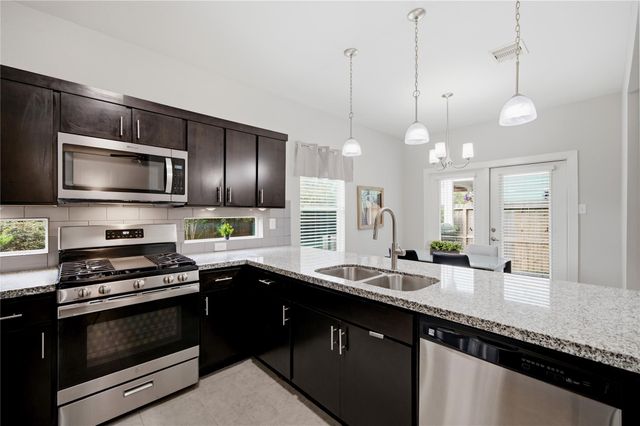 910 Hillstar Street, Houston, TX 77009