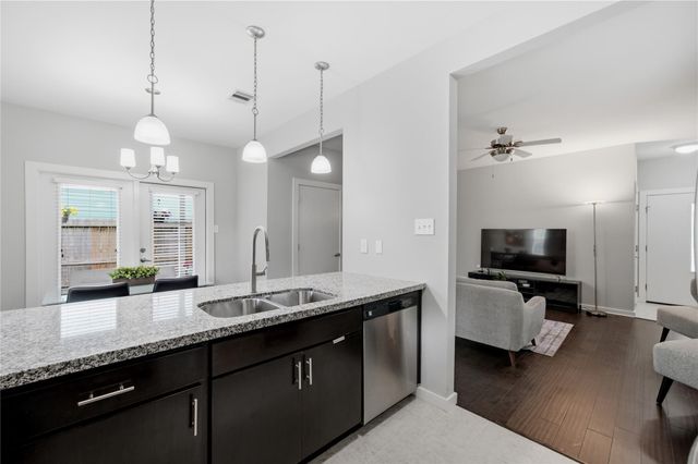 910 Hillstar Street, Houston, TX 77009