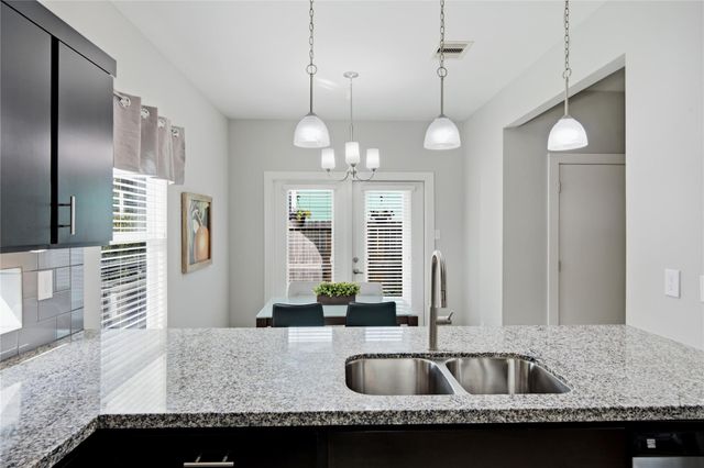 910 Hillstar Street, Houston, TX 77009