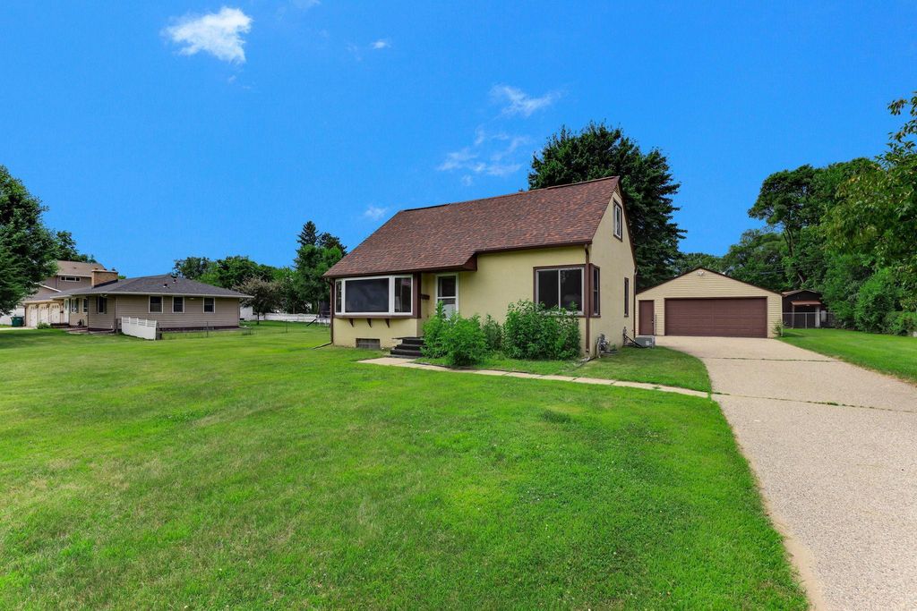 8410 Bloomington Avenue S, Bloomington, MN 55425