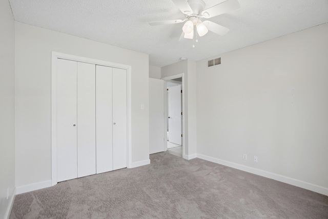 4500 W GEORGETOWN DR, Columbia, MO 65203