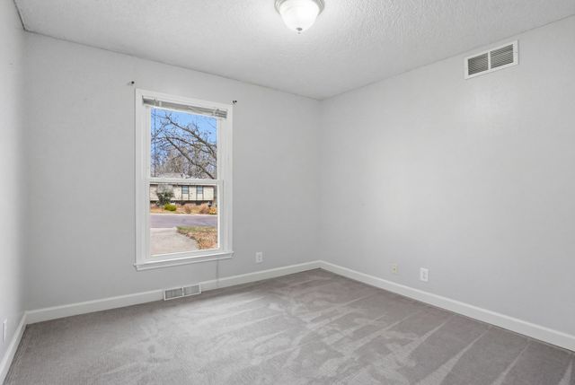 4500 W GEORGETOWN DR, Columbia, MO 65203