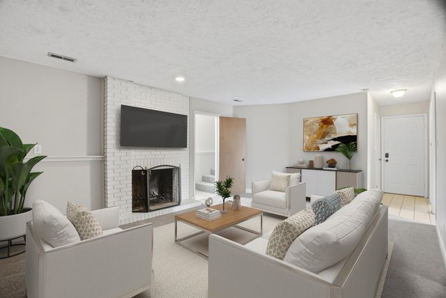 4500 W GEORGETOWN DR, Columbia, MO 65203