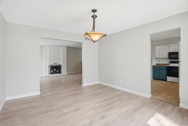 4500 W GEORGETOWN DR, Columbia, MO 65203