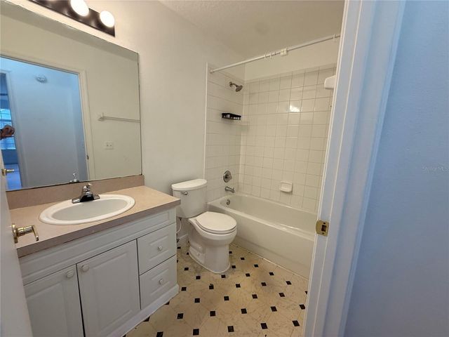 527 CARIBBEAN DRIVE B, Davenport, FL 33897