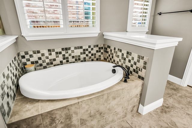 6913 Barolo Drive, Rowlett, TX 75088