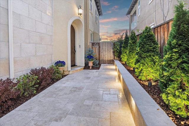 249 Zinnia Ct, San Ramon, CA 94582