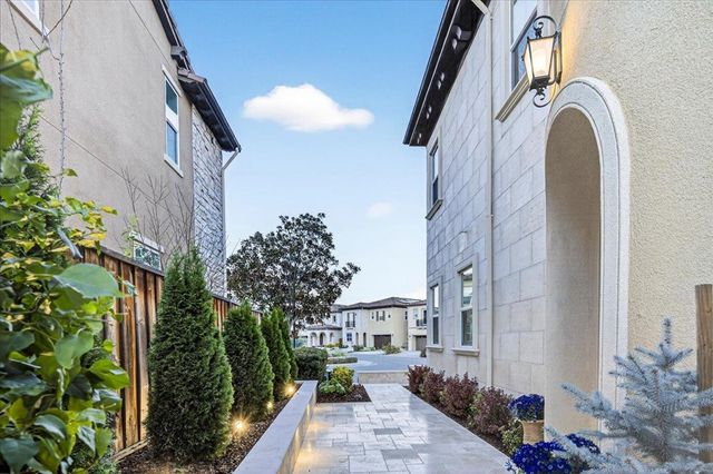 249 Zinnia Ct, San Ramon, CA 94582