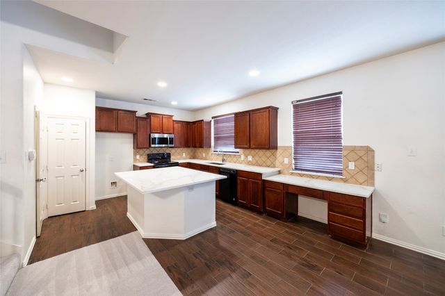 1401 Stone Mountain Parkway, Savannah, TX 76227