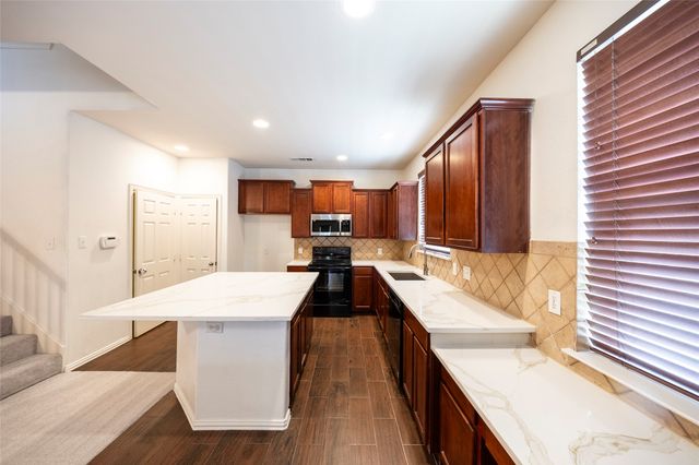 1401 Stone Mountain Parkway, Savannah, TX 76227