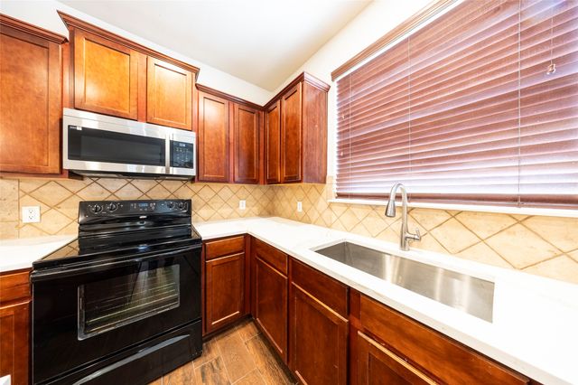 1401 Stone Mountain Parkway, Savannah, TX 76227