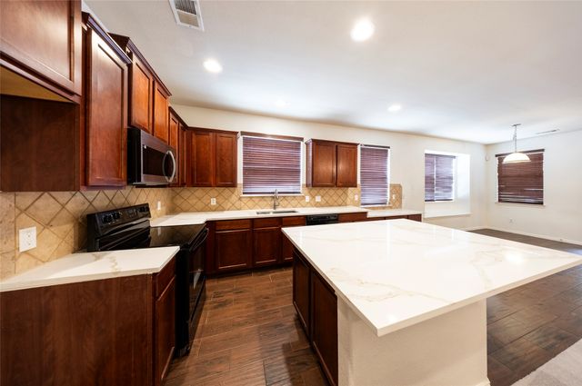 1401 Stone Mountain Parkway, Savannah, TX 76227