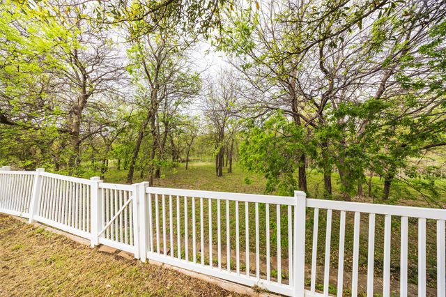 1401 Stone Mountain Parkway, Savannah, TX 76227