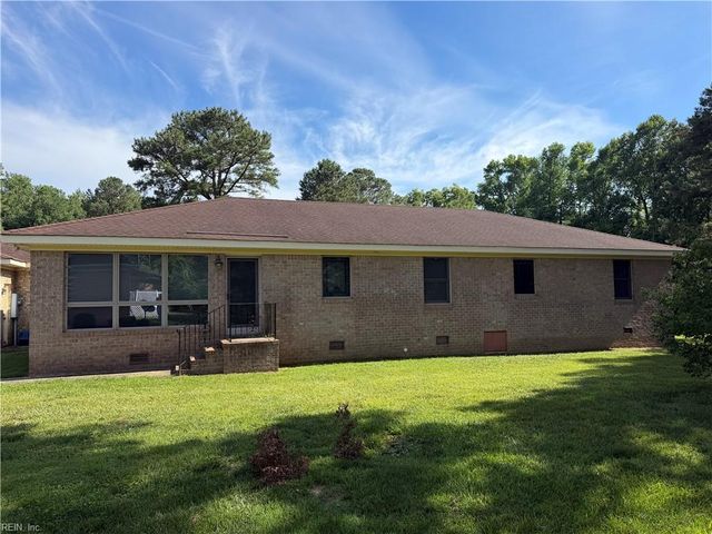 804 Seminole DR, Suffolk, VA 23434