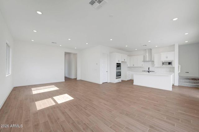 2093 E MILL Road, San Tan Valley, AZ 85140