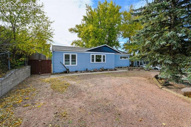 323 Maplewood Drive, Colorado Springs, CO 80907