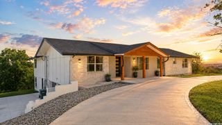 6715 QUEENS CROWN ST, San Antonio, TX 78233