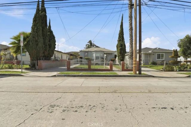 10223 S Grevillea Avenue, Inglewood, CA 90304