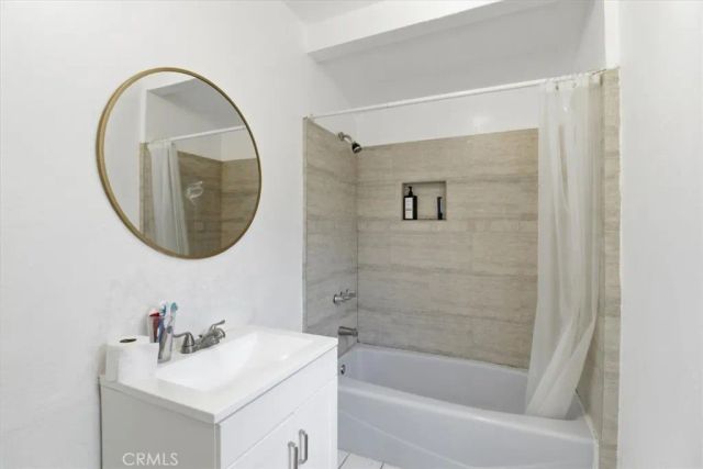 10223 S Grevillea Avenue, Inglewood, CA 90304