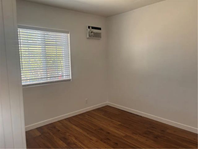 10339 Lev, Los Angeles, CA 91331